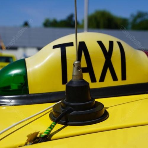 Doi tineri din Bistrița, reținuți pentru furt de bani dintr-un taxi