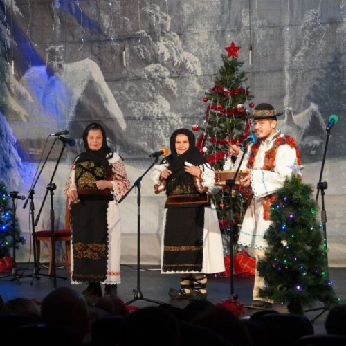 Teodora Purja, Tezaur Uman Viu, colindă alături de familia sa în Bistrița-Năsăud