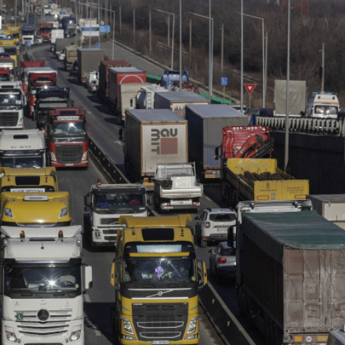 Cererea pentru protestul transportatorilor nu este corect scrisă de Primăria București