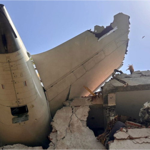 un accident grav: avionul Boeing 787-8 Dreamliner s-a prăbușit în Ahmedabad, cel puțin 265 de morți