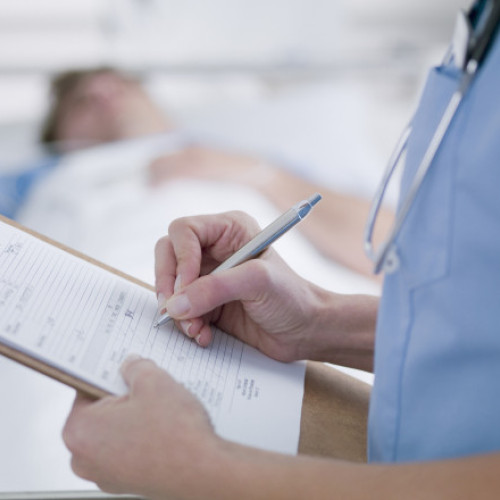 Video Val de nereguli într-un spital din România: aparatură la suprapreț, angajări fictive și sporuri ilegale. Cum se apără fostul manager