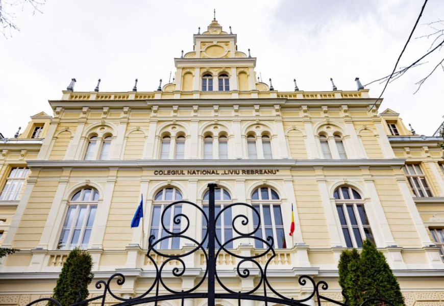 Începe noul an școlar: orele de sosire pentru elevi și înregistrări la CNLR