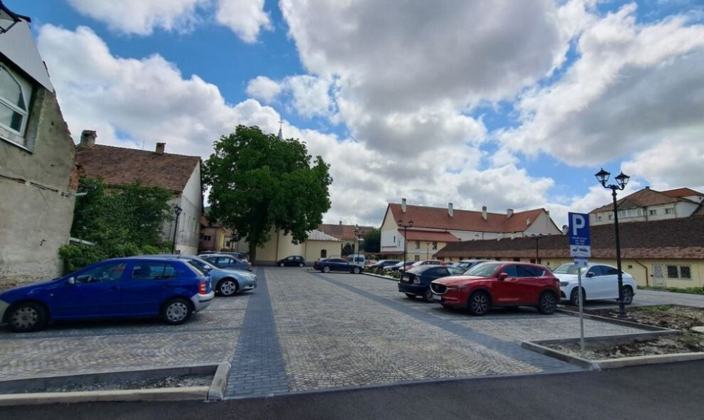 Se găsesc locuri de parcare în oraș? Răspunsul primarului Bistriței