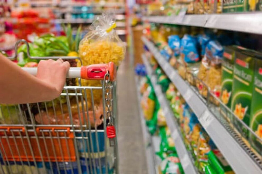 Guvernul nu prelungește plafonarea adaosului comercial la alimente de bază