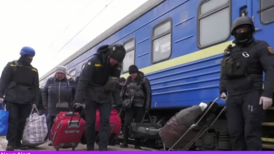 Exod în Estul Ucrainei, Oameni Fug Din Calea Rușilor După Înfrângere în Avdiivka