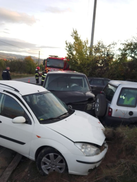 Accident rutier la Bistrița-Năsăud: un tânăr rănit transportat la spital