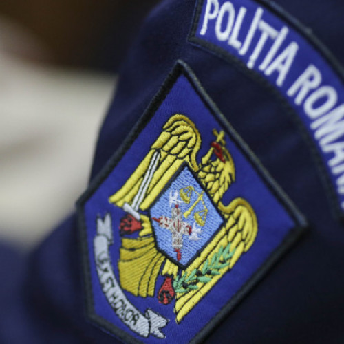 11 persoane, inclusiv patru poliţişti, reţinute în dosar de contrabandă cu mărfuri din Turcia
