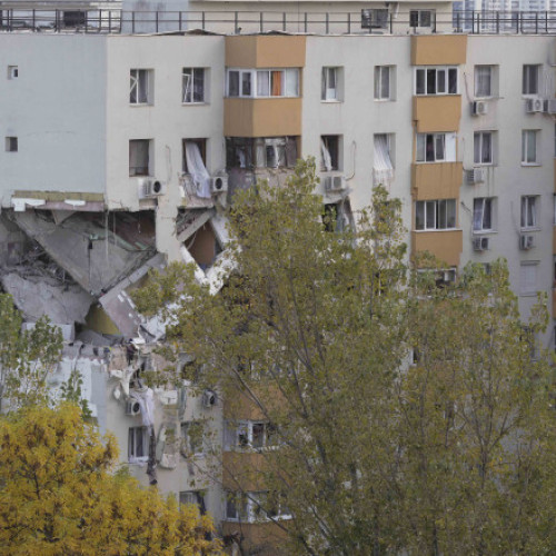 Explozia din Rahova: autoritățile promit reconstrucția blocului, ancheta continuă