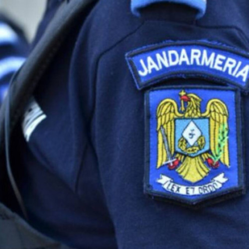 Bărbat prins pentru distribuirea de materiale legionar xenofobe lângă Catedrala Neamului