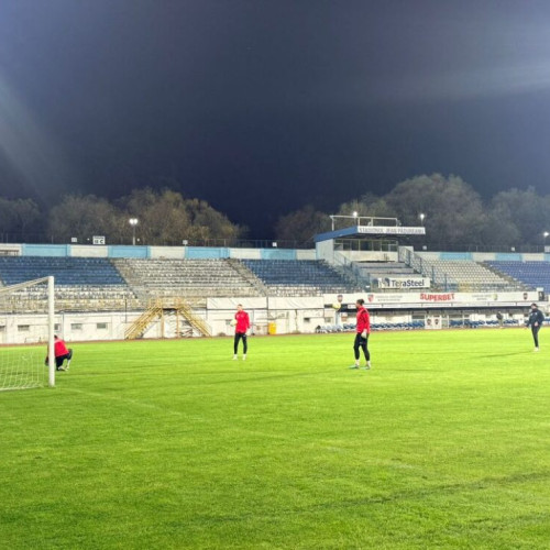 Modernizări la stadionul din Bistrița pentru meciurile cu nocturnă și planuri viitoare de reamenajare