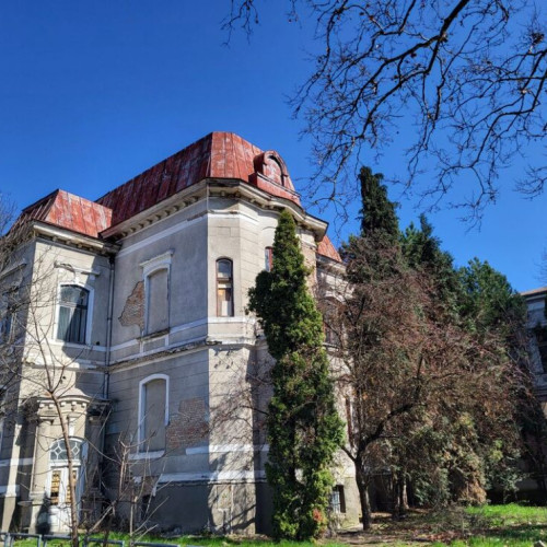 Primăria Bistrița nu a apărat clădirea Art Nouveau de pe str. Gării, acum trebuie să găsească o soluție pentru a o proteja!