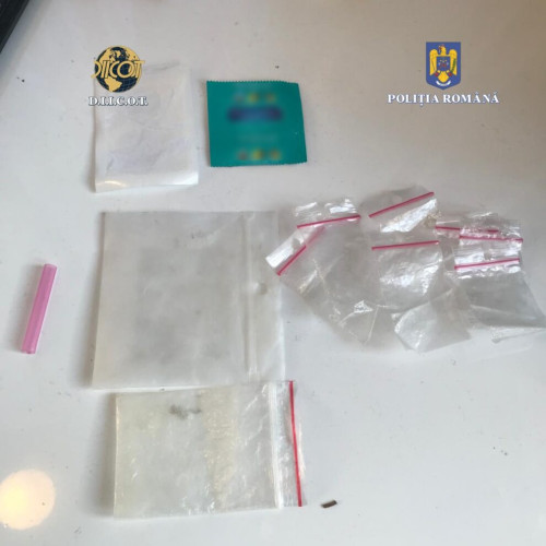 Trei traficanți de droguri, prinși de polițiști și DIICOT - Ce s-a întâmplat